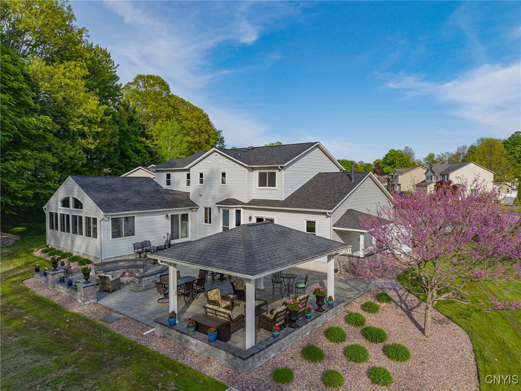 30 Orangewood Drive, Clay, New York image 4