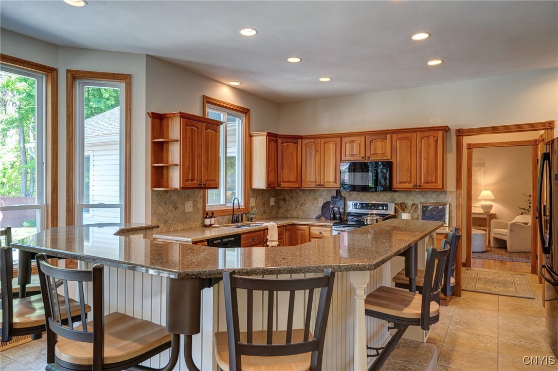 30 Orangewood Drive, Clay, New York image 27