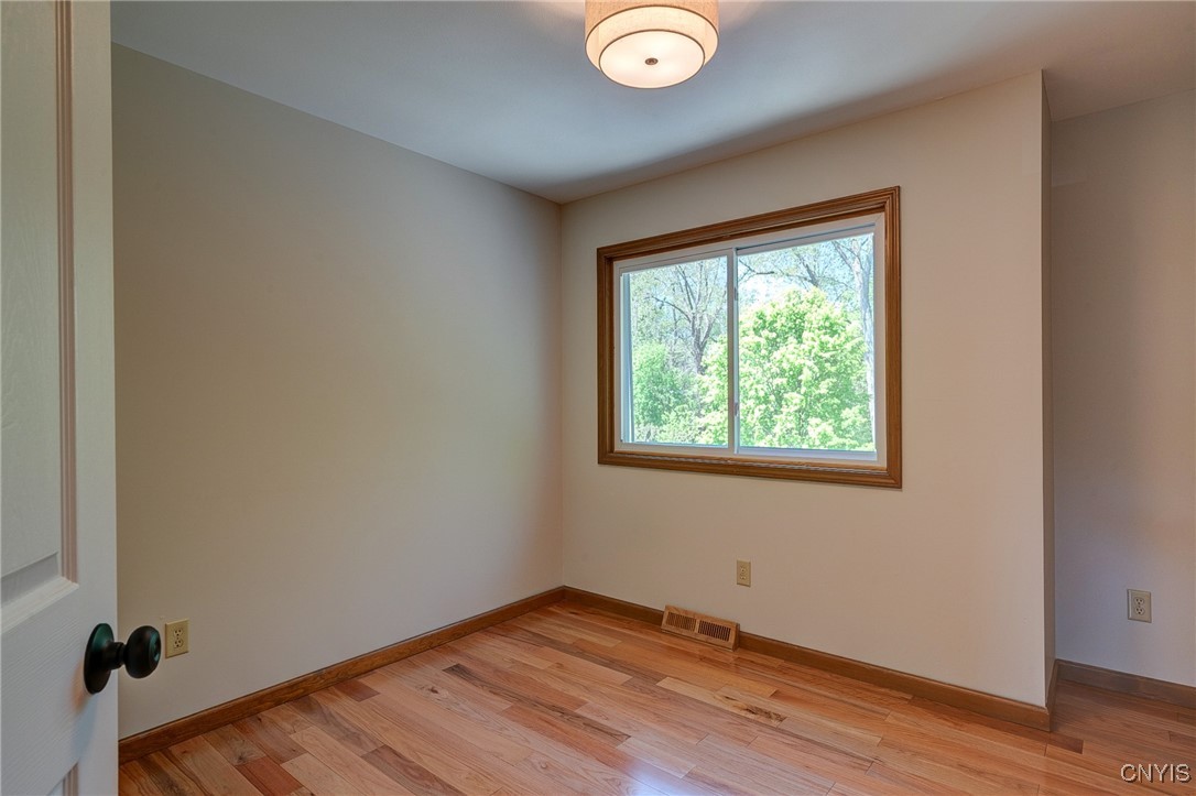 30 Orangewood Drive, Clay, New York image 32