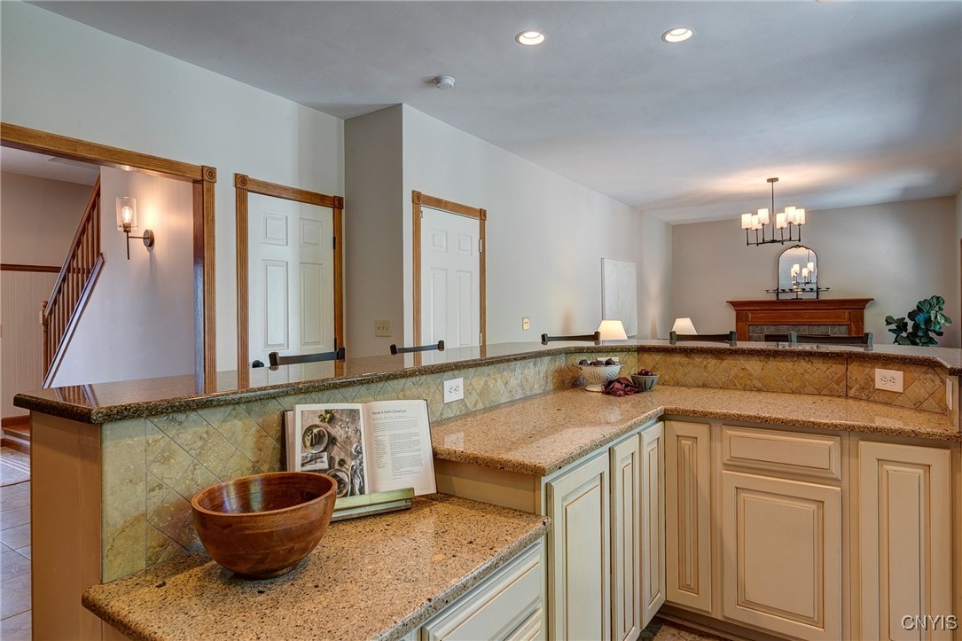30 Orangewood Drive, Clay, New York image 21