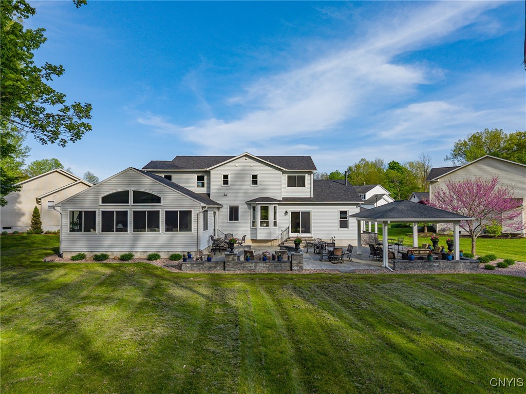 30 Orangewood Drive, Clay, New York image 5
