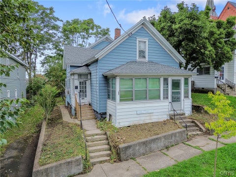 Photo of 155 Sherwood Avenue, Syracuse, NY 13203 (MLS # S1718407)