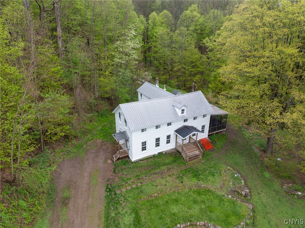 7553 Quaker Hill Road