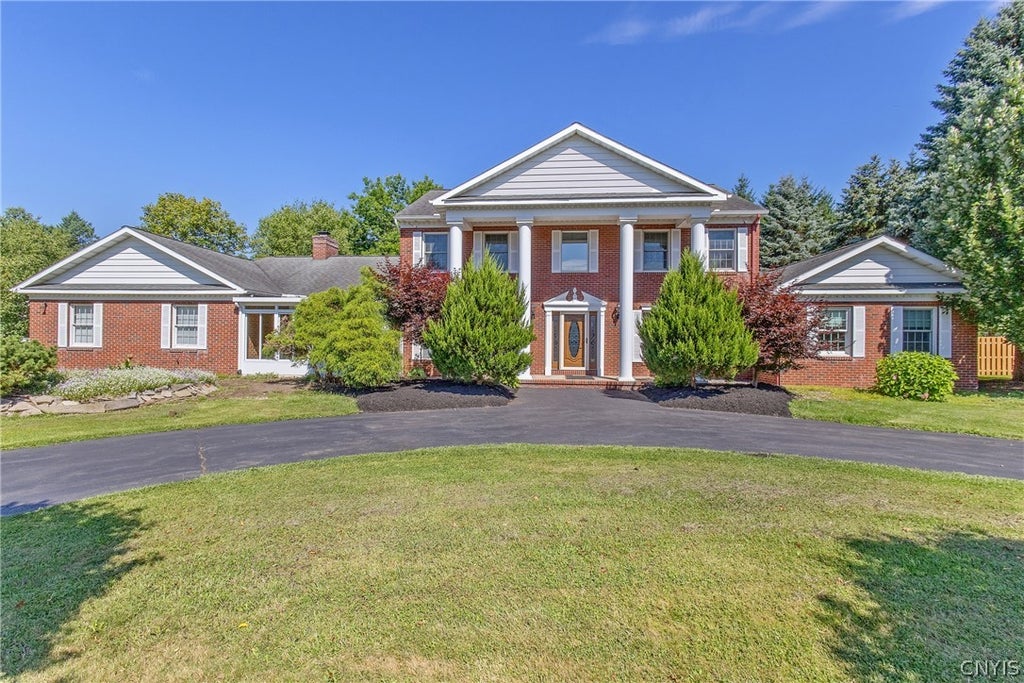 Photo of 124 Coachmans Whip, Lysander, NY 13027 (MLS # S1699515)
