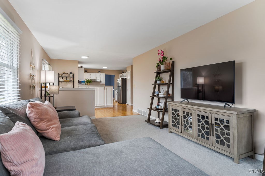 8320 Parker House Path Path, Cicero, New York image 29