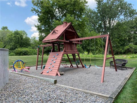 Tiny photo for 34 Fawncrest Boulevard, New Hartford, NY 13413 (MLS # S1702695)