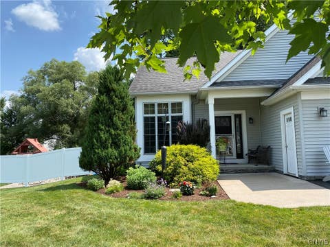 Tiny photo for 34 Fawncrest Boulevard, New Hartford, NY 13413 (MLS # S1702695)