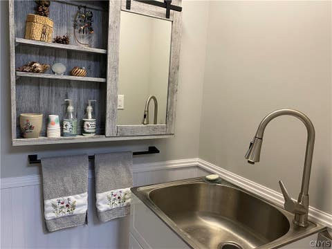 Tiny photo for 34 Fawncrest Boulevard, New Hartford, NY 13413 (MLS # S1702695)
