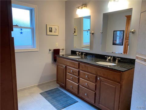 Tiny photo for 34 Fawncrest Boulevard, New Hartford, NY 13413 (MLS # S1702695)