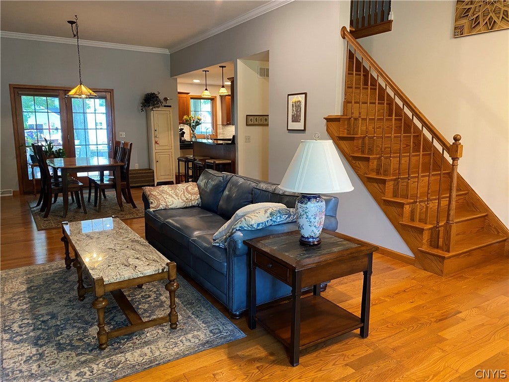 34 Fawncrest Boulevard