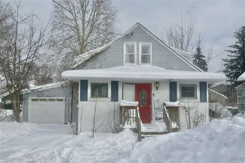 Photo of 110 Northwood Drive, Salina, NY 13211 (MLS # S1659992)