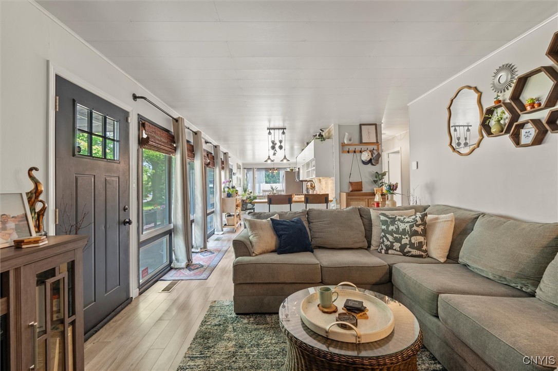 136 Barclay Road, Camillus, New York image 9