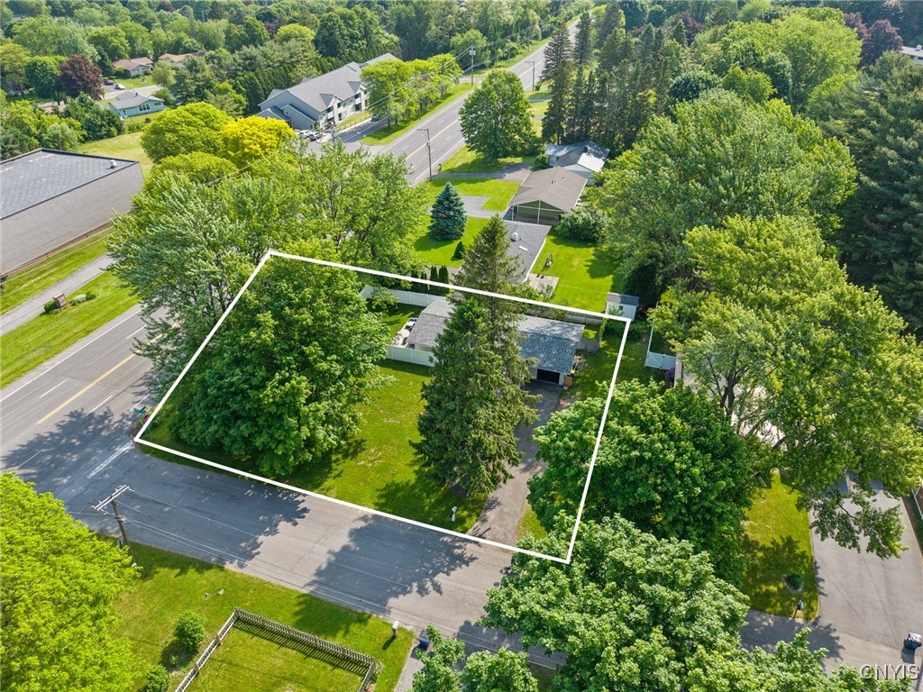 136 Barclay Road, Camillus, New York image 42