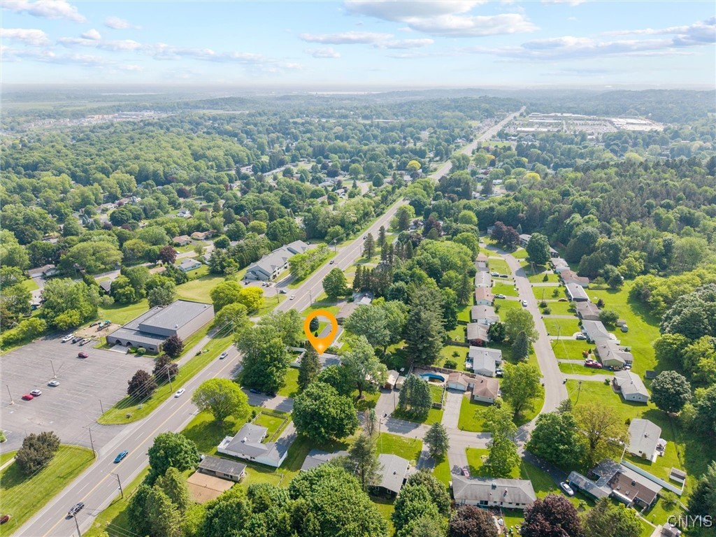 136 Barclay Road, Camillus, New York image 40