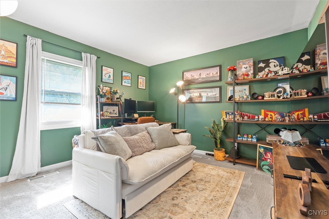 136 Barclay Road, Camillus, New York image 27