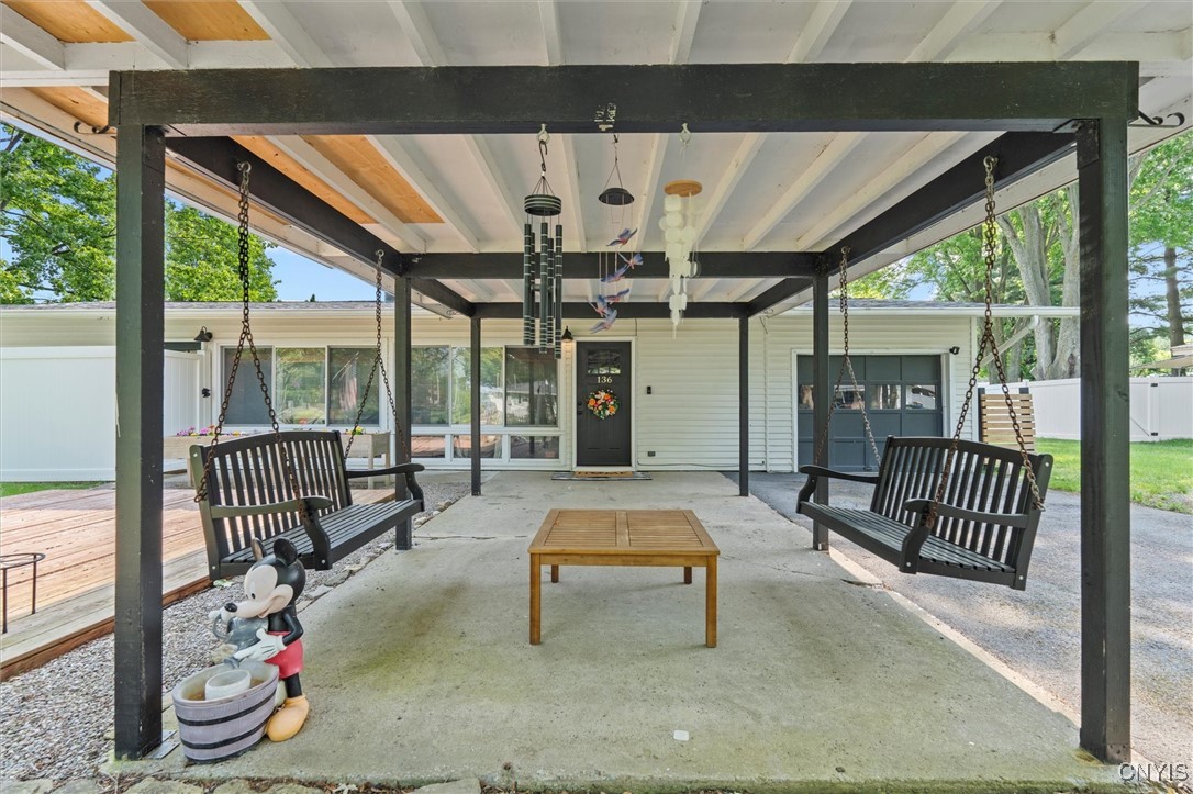 136 Barclay Road, Camillus, New York image 5