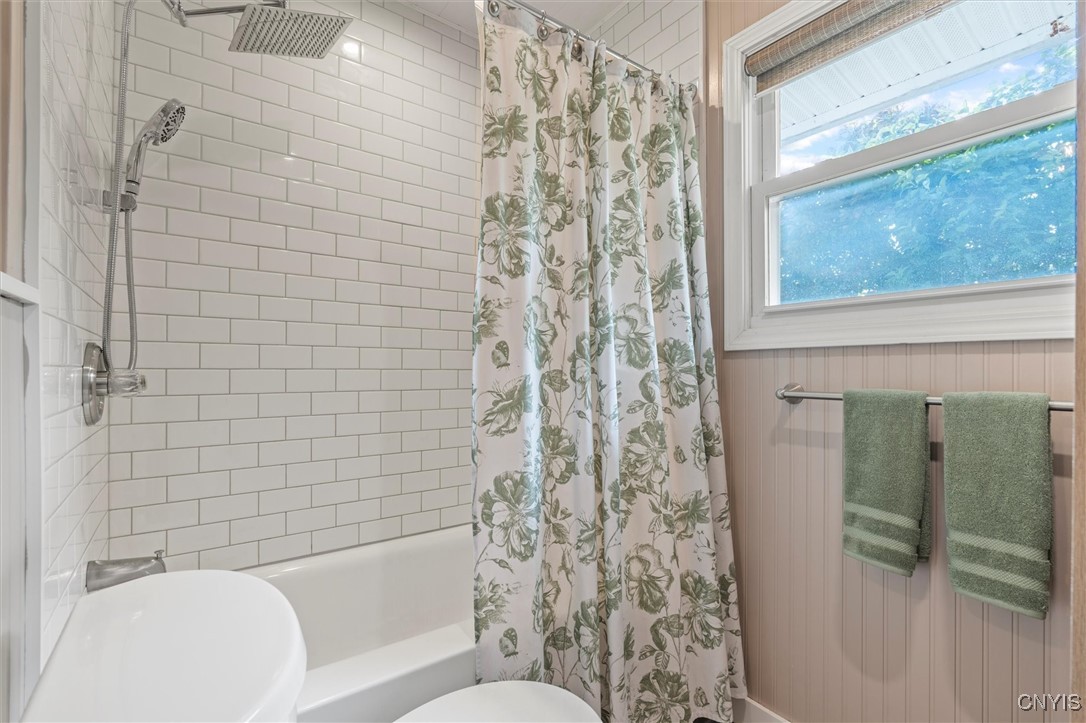 136 Barclay Road, Camillus, New York image 25