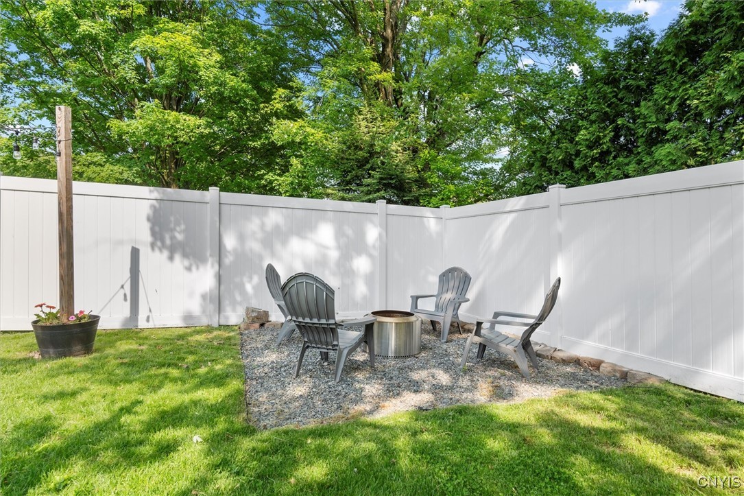 136 Barclay Road, Camillus, New York image 33