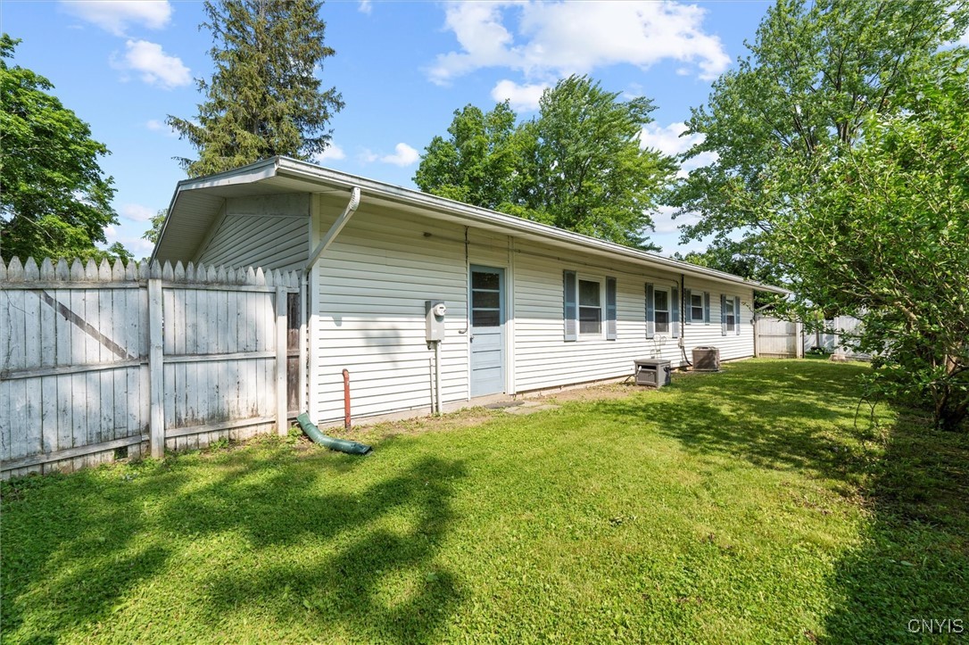 136 Barclay Road, Camillus, New York image 37