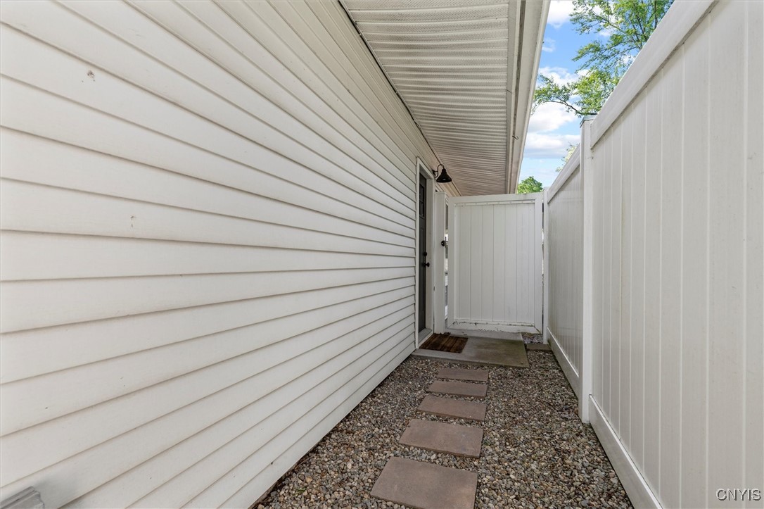 136 Barclay Road, Camillus, New York image 30