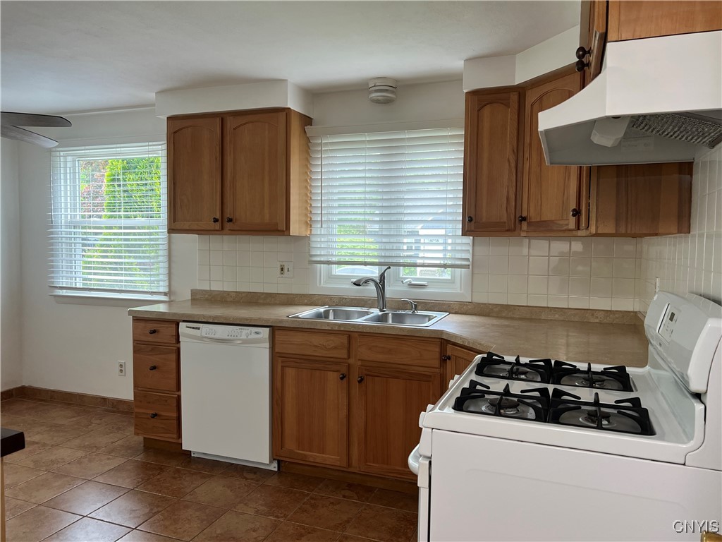 105 Woodland Drive, Cicero, New York image 8