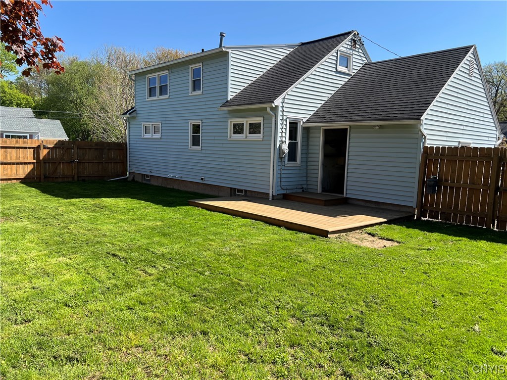 105 Woodland Drive, Cicero, New York image 4