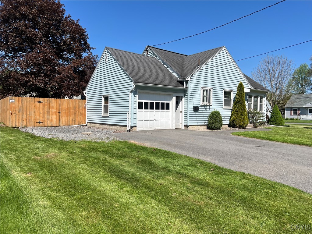 105 Woodland Drive, Cicero, New York image 2