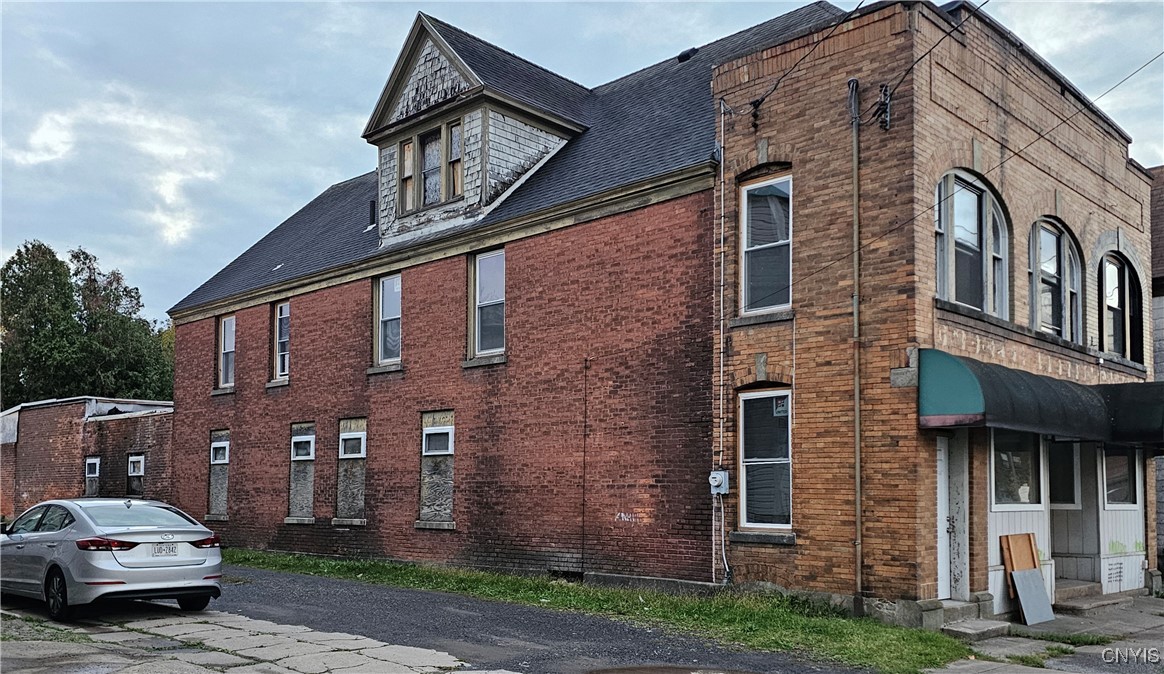 744-746 Bleecker Street