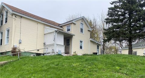129 Lyon Street, Oswego-City, NY 13126 - MLS#: S1602561