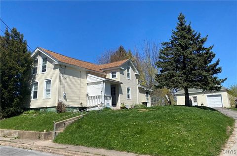 129 Lyon Street, Oswego-City, NY 13126 - MLS#: S1602561