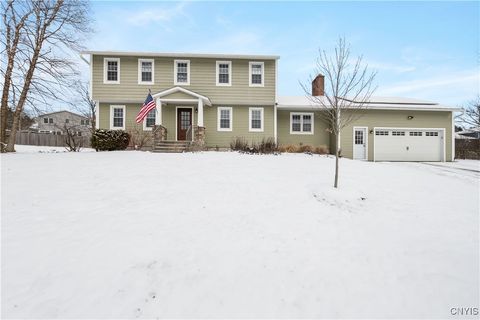 Photo of 7651 Redcoat Circle, Manlius, NY 13104 (MLS # S1655890)