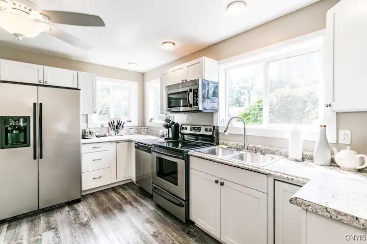 6780 N Lakeshore Road