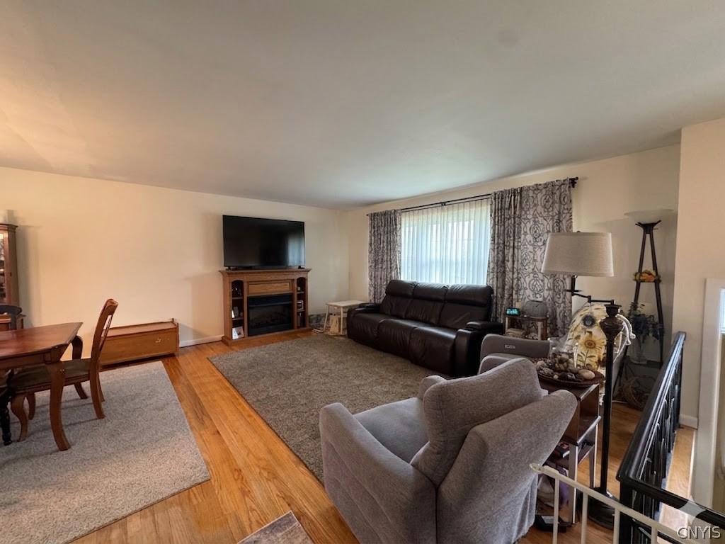 733 W Embargo Street