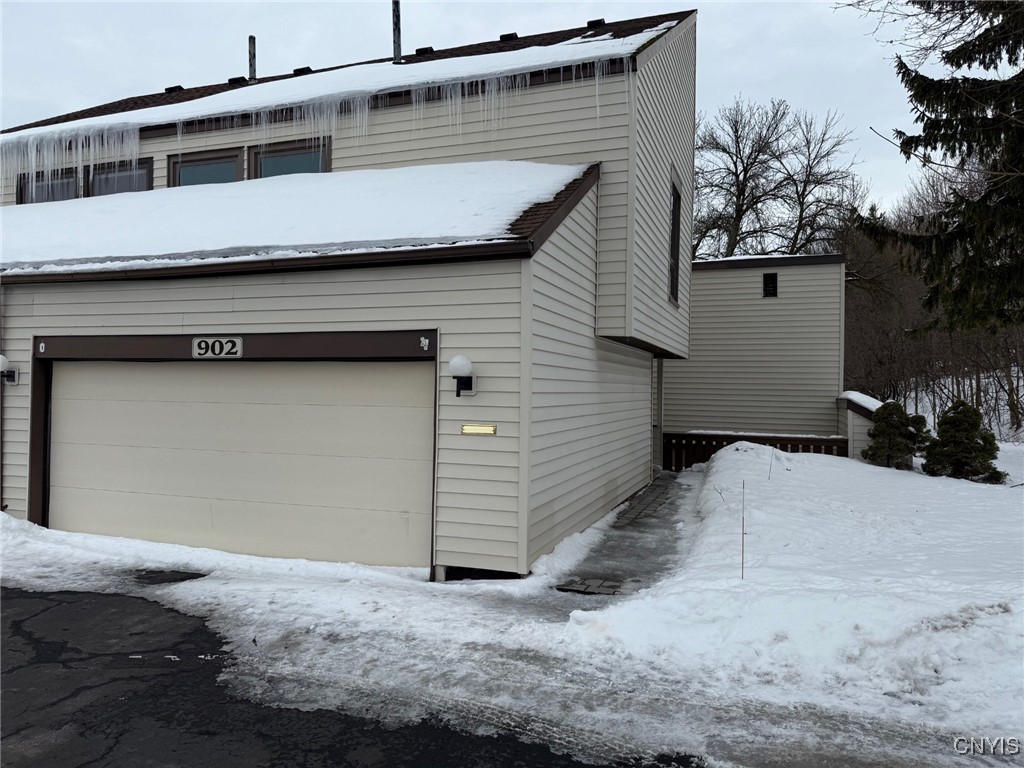 902 Woburn Drive, Camillus, New York image 2