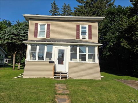 Homes For Sale - 82 Garrow Street<br/> Cayuga County, Auburn, NY 13021