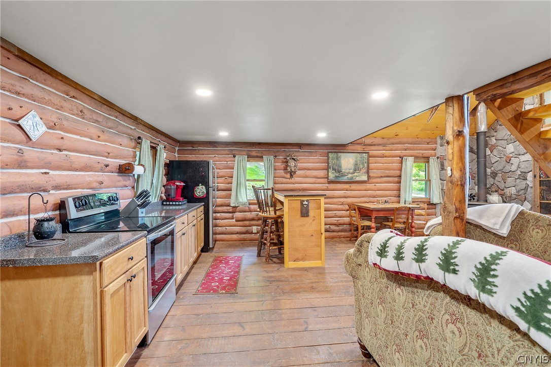 8923 Wildwood Chase