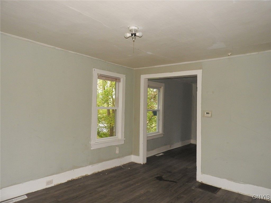 Photo of 108 Green Street Place, Syracuse, NY 13203 (MLS # S1650800)