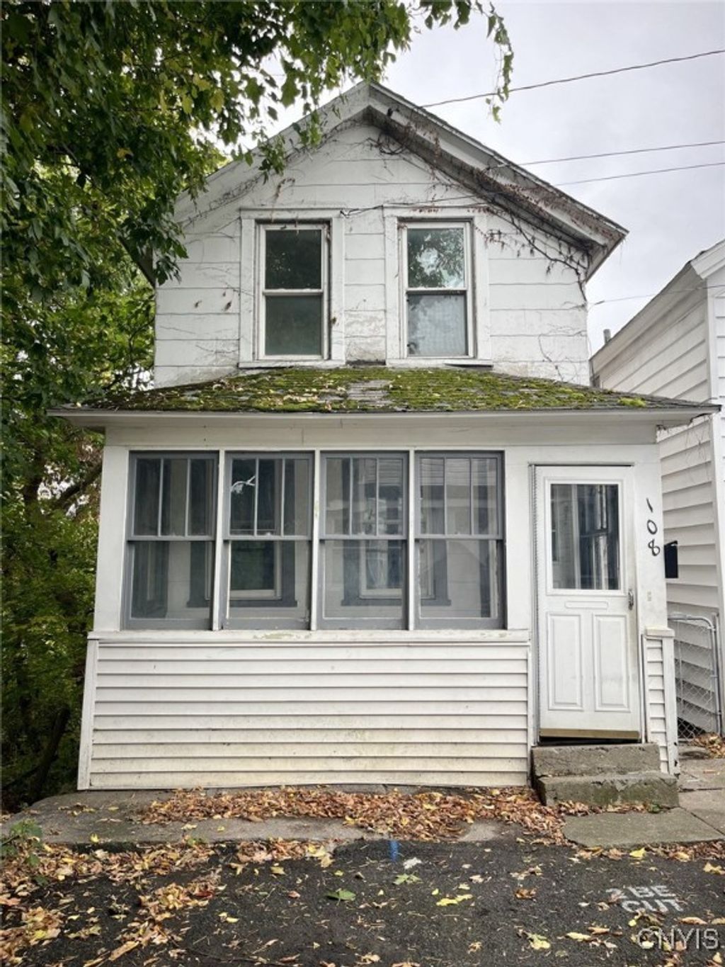 Photo of 108 Green Street Place, Syracuse, NY 13203 (MLS # S1650800)