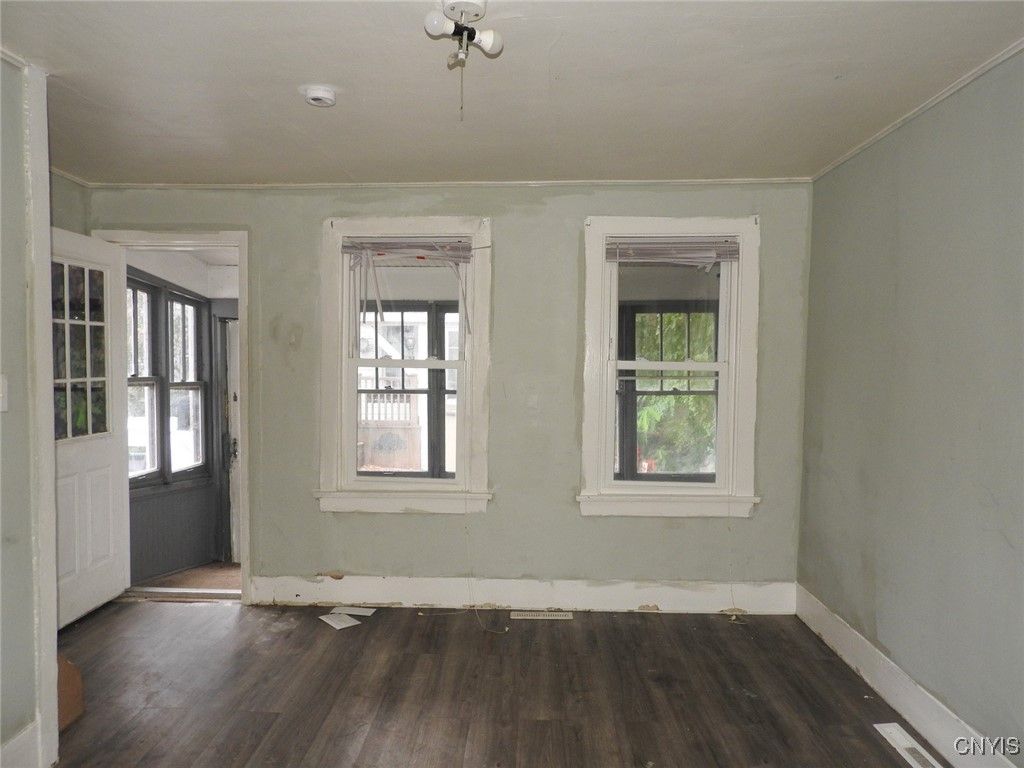 Photo of 108 Green Street Place, Syracuse, NY 13203 (MLS # S1650800)