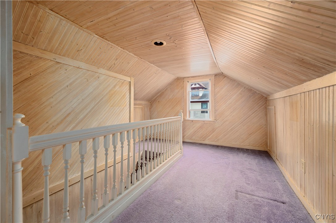127 1/2 Oxford Road, New Hartford, New York image 20