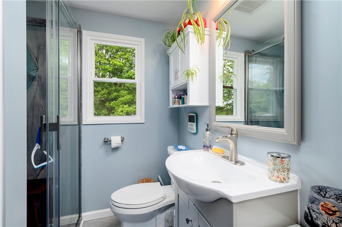 127 1/2 Oxford Road, New Hartford, New York image 15