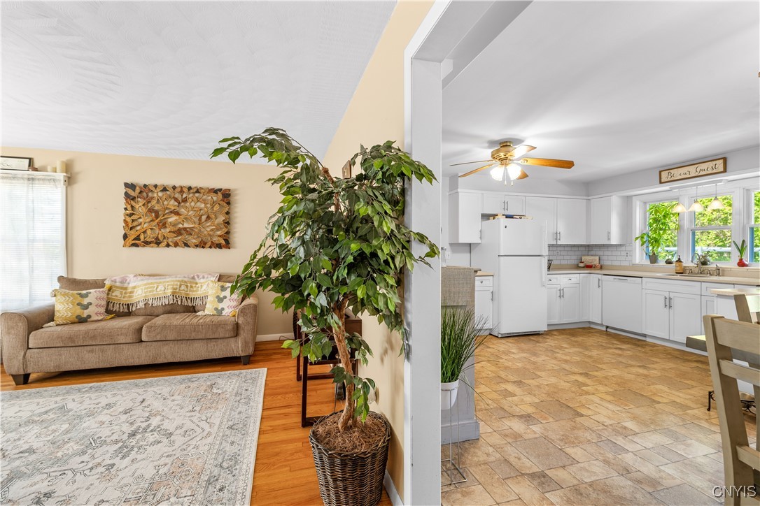 213 Washington Drive, New Hartford, New York image 5