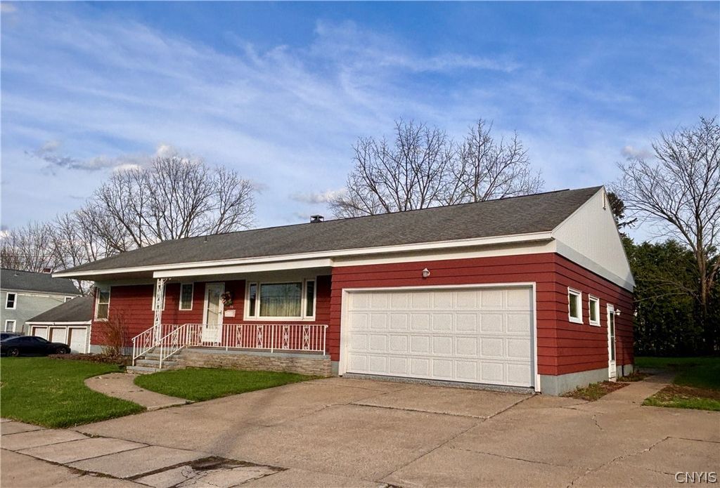 Photo of 517 Tilden Avenue, Utica, NY 13501 (MLS # S1674431)