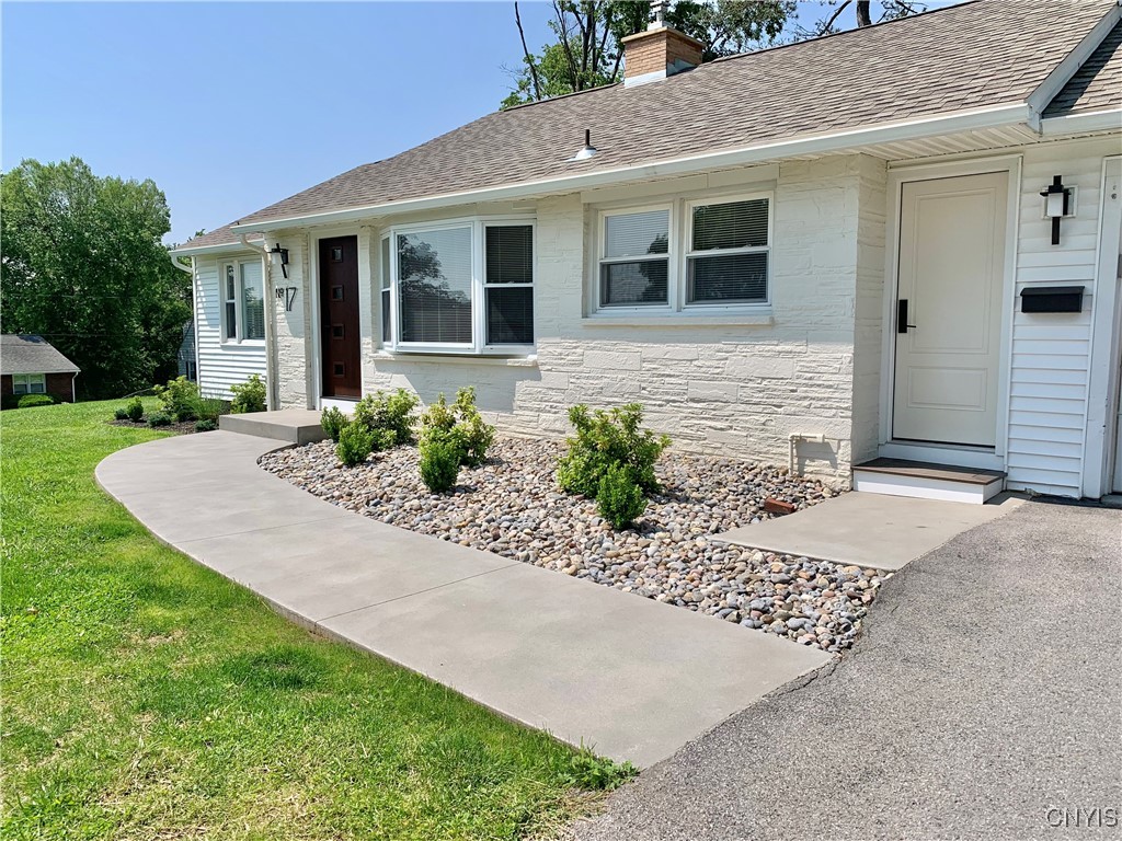 17 Benton Circle