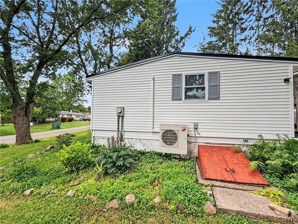 123 Hillcrest Drive