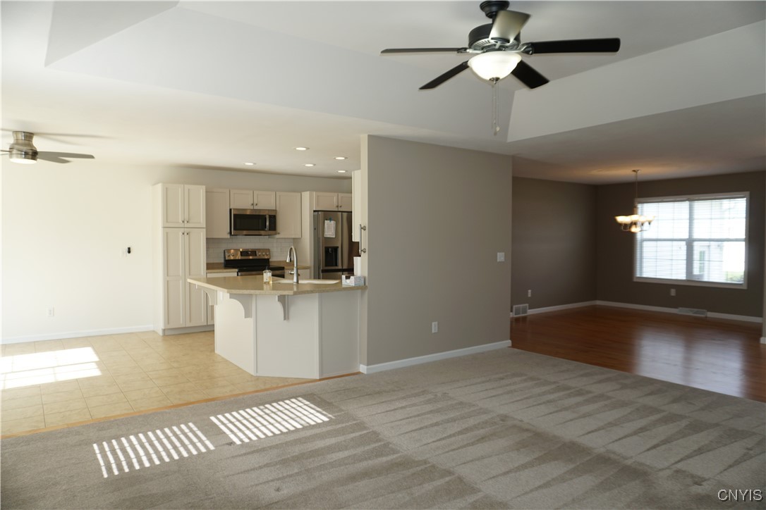 4828 Lighthouse Village Cir Cir, Clay, New York image 10