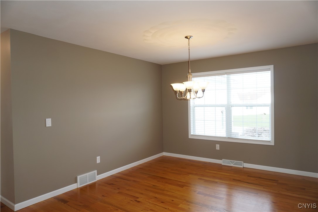 4828 Lighthouse Village Cir Cir, Clay, New York image 4