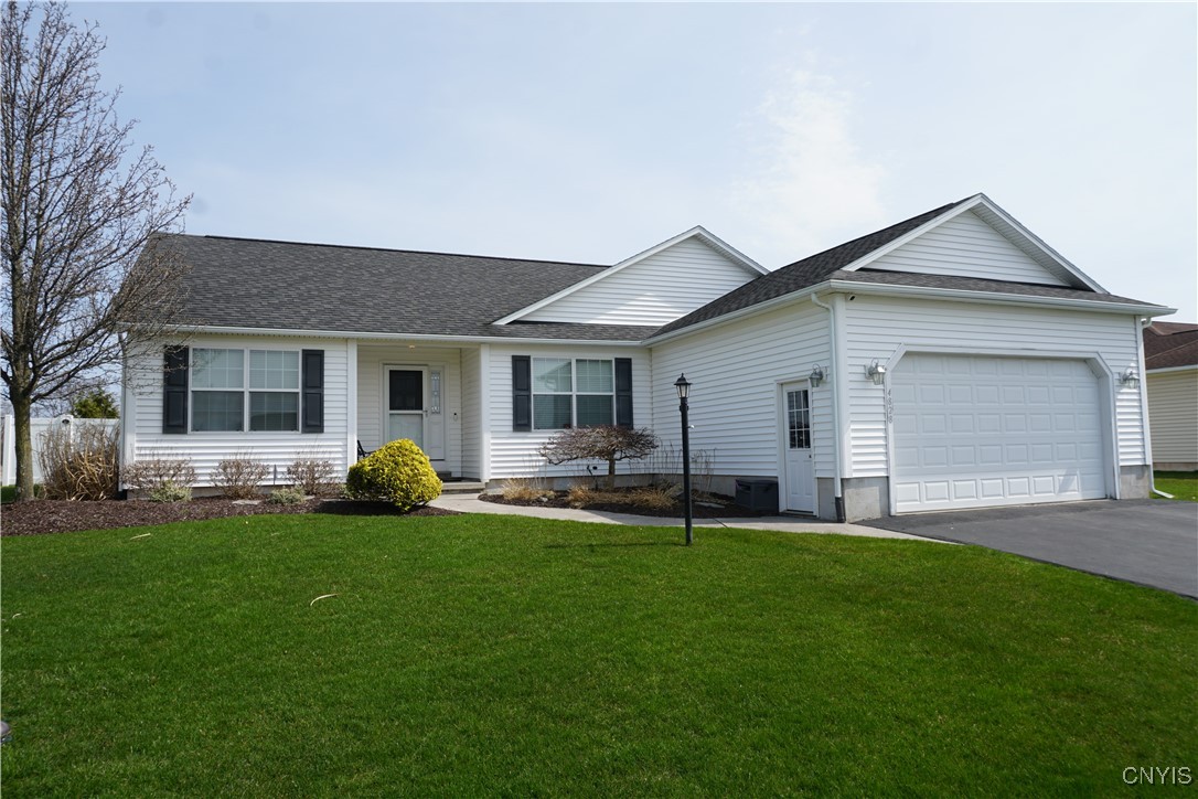 4828 Lighthouse Village Cir Cir, Clay, New York image 1