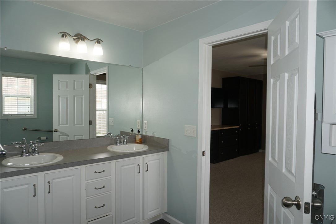 4828 Lighthouse Village Cir Cir, Clay, New York image 22