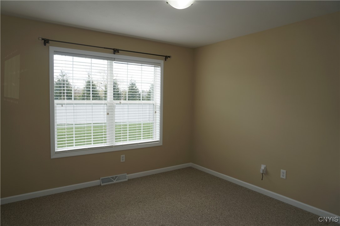 4828 Lighthouse Village Cir Cir, Clay, New York image 26